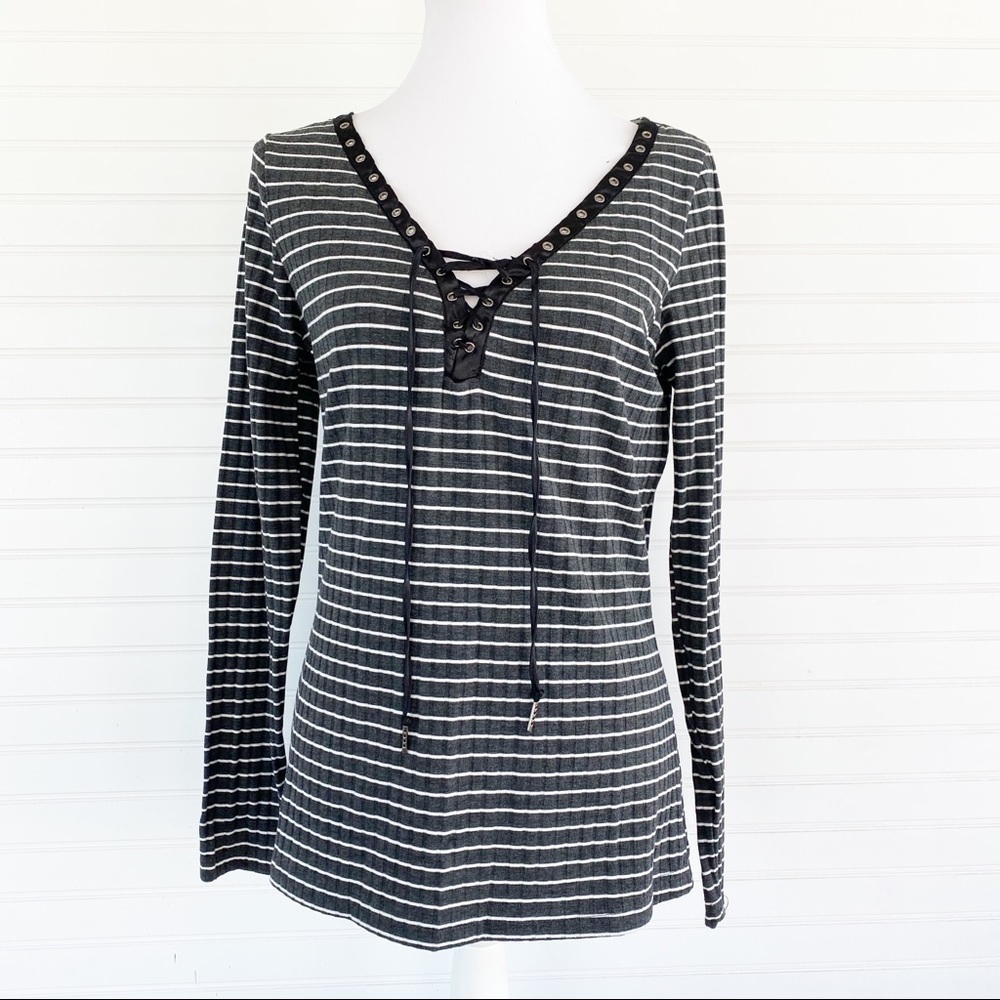Ribbed‎ V neck Lace up Shirt Size Large